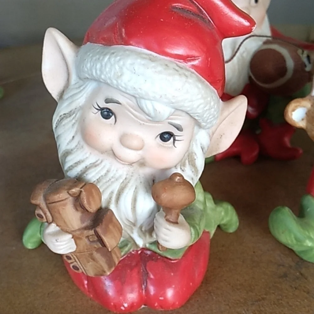 Vintage 1980s Homco Home Interiors Christmas elf figurines 5618